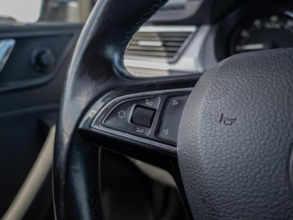 Skoda Rapid I с пробегом 2014 года, цена 849 000 рублей, 224488 км, лифтбек, Автокод Объявления