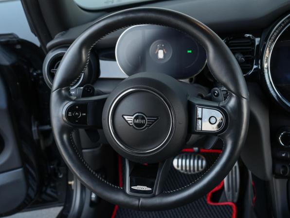 Mini Hatch III (F55/F56) Рестайлинг 2 с пробегом 2021 года, цена 4 198 000 рублей, 43579 км, хэтчбек, Автокод Объявления