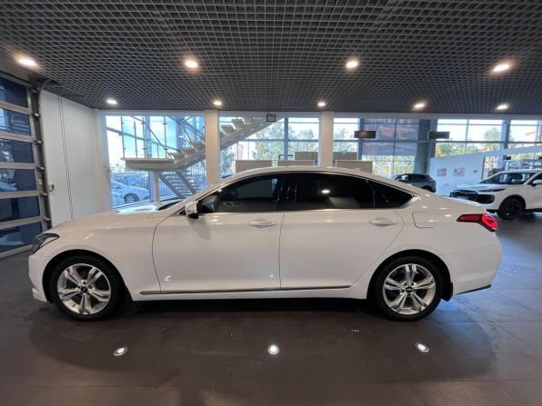Hyundai Genesis II с пробегом 2014 года, цена 2 275 000 рублей, 106367 км, седан, Автокод Объявления