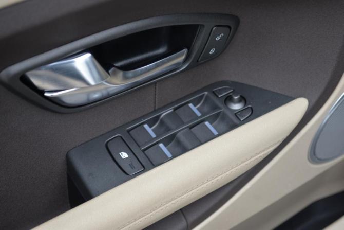 Land Rover Range Rover Evoque I с пробегом 2012 года, цена 2 100 000 рублей, 116177 км, внедорожник, Автокод Объявления