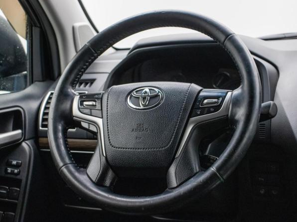 Toyota Land Cruiser Prado 150 Series Рестайлинг 2 с пробегом 2018 года, цена 5 395 000 рублей, 121226 км, внедорожник, Автокод Объявления