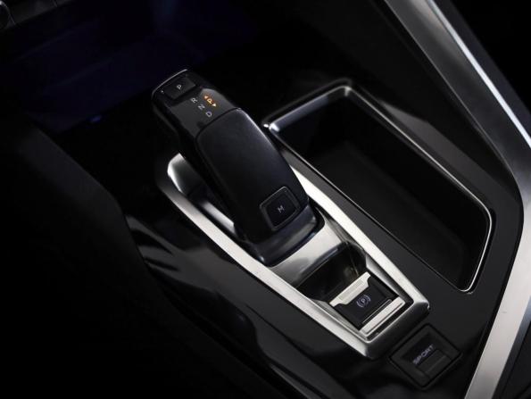 Peugeot 3008 II с пробегом 2019 года, цена 1 499 000 рублей, 134590 км, внедорожник, Автокод Объявления
