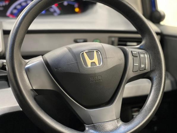 Honda Freed I Рестайлинг с пробегом 2012 года, цена 995 000 рублей, 175000 км, компактвэн, Автокод Объявления