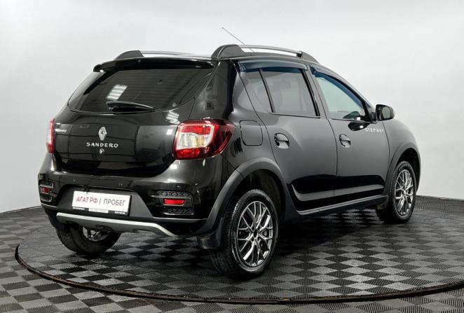 Renault Sandero II с пробегом 2015 года, цена 725 000 рублей, 211237 км, хэтчбек, Автокод Объявления