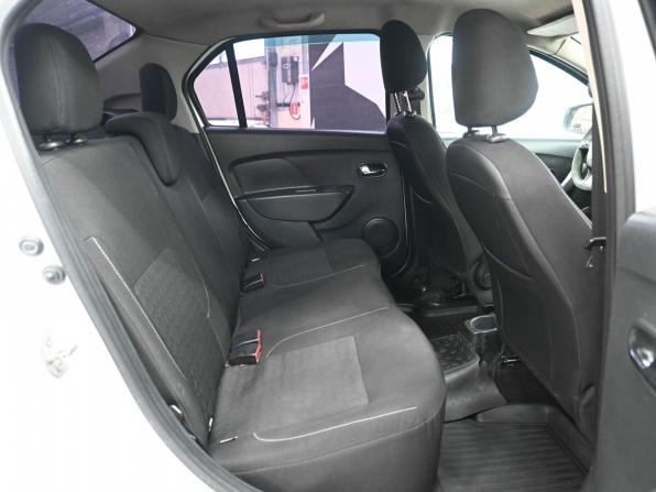 Renault Logan II с пробегом 2017 года, цена 719 800 рублей, 261000 км, седан, Автокод Объявления