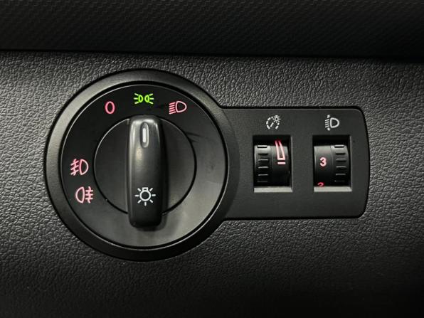 Volkswagen Caddy III Рестайлинг с пробегом 2013 года, цена 899 000 рублей, 200000 км, компактвэн, Автокод Объявления
