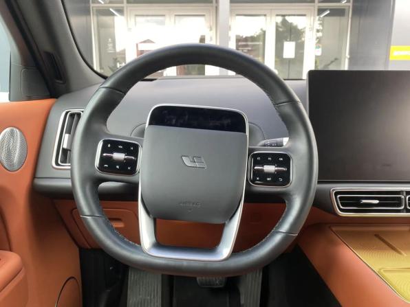 Li Auto (Lixiang) L7 I с пробегом 2024 года, цена 5 645 000 рублей, 52640 км, внедорожник, Автокод Объявления