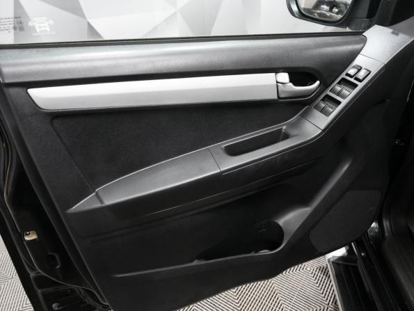 Isuzu D-Max II с пробегом 2016 года, цена 2 280 000 рублей, 107000 км, пикап, Автокод Объявления