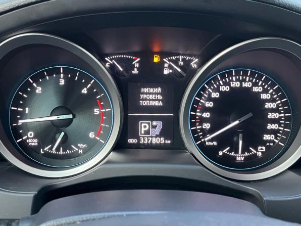 Toyota Land Cruiser 200 Series Рестайлинг 1 с пробегом 2012 года, цена 3 200 000 рублей, 337805 км, внедорожник, Автокод Объявления
