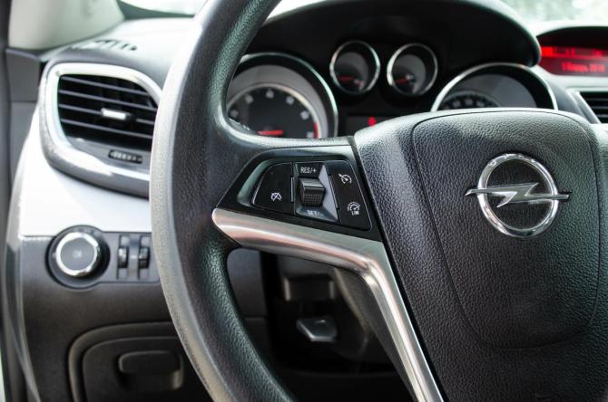 Opel Mokka I с пробегом 2014 года, цена 915 000 рублей, 160000 км, внедорожник, Автокод Объявления