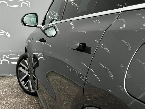 Li Auto (Lixiang) L9 I Рестайлинг с пробегом 2024 года, цена 7 400 000 рублей, 74550 км, внедорожник, Автокод Объявления