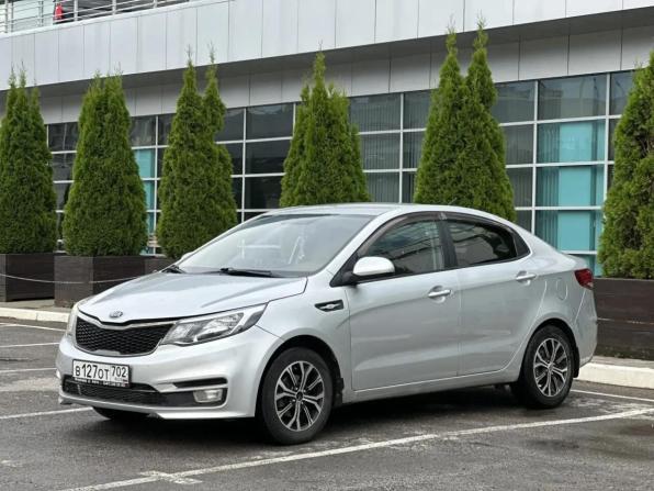 Kia Rio III Рестайлинг с пробегом 2017 года, цена 895 000 рублей, 114035 км, седан, Автокод Объявления