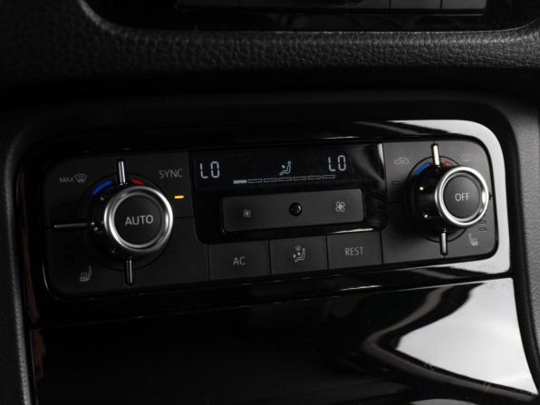 Volkswagen Touareg II с пробегом 2013 года, цена 2 564 000 рублей, 217891 км, внедорожник, Автокод Объявления