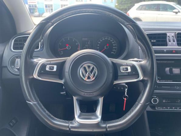 Volkswagen Polo V Рестайлинг с пробегом 2019 года, цена 1 350 000 рублей, 80930 км, седан, Автокод Объявления