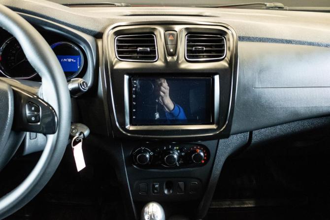 Renault Sandero II с пробегом 2015 года, цена 999 000 рублей, 114784 км, хэтчбек, Автокод Объявления