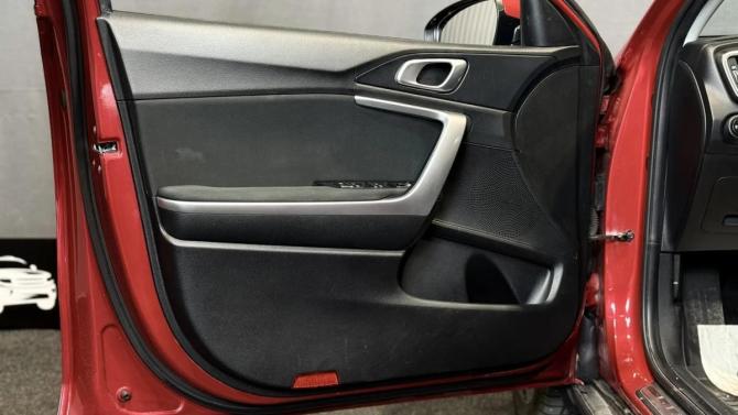 Kia XCeed I с пробегом 2020 года, цена 1 849 000 рублей, 111000 км, хэтчбек, Автокод Объявления