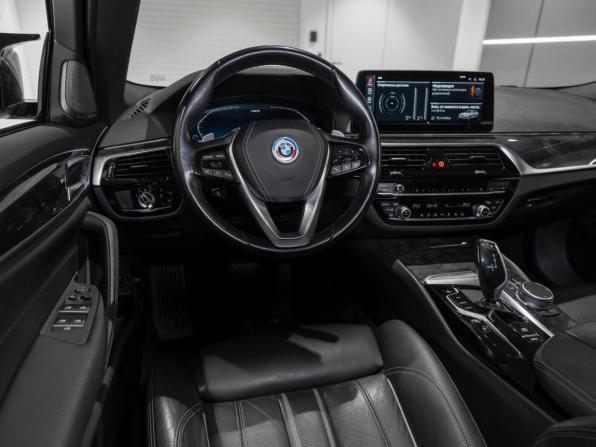 BMW 5 серии VII (G30/G31/G38) Рестайлинг с пробегом 2021 года, цена 4 500 000 рублей, 99701 км, седан, Автокод Объявления