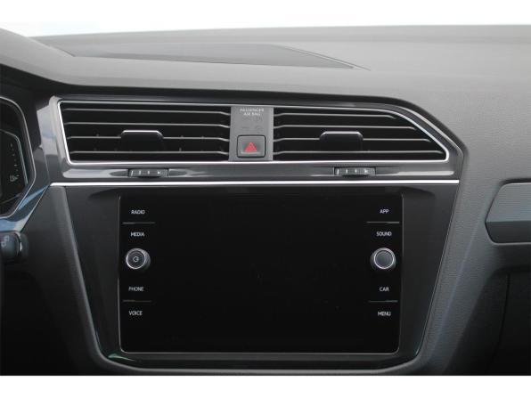 Volkswagen Tiguan II с пробегом 2019 года, цена 2 300 000 рублей, 108577 км, внедорожник, Автокод Объявления