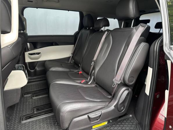 Kia Carnival IV с пробегом 2023 года, цена 4 950 000 рублей, 77000 км, минивэн, Автокод Объявления