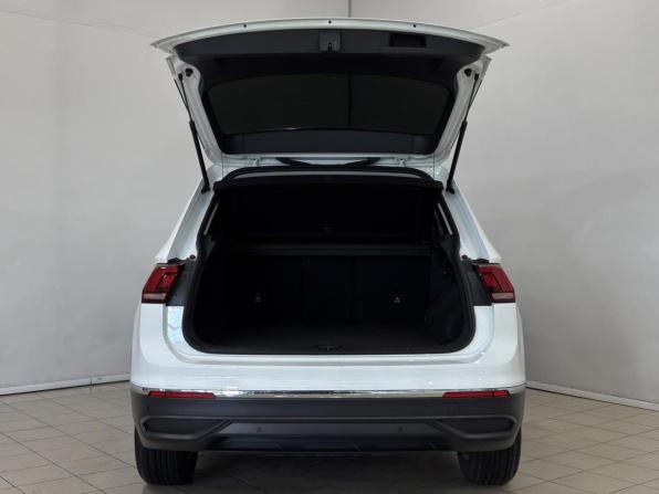 Volkswagen Tiguan II Рестайлинг с пробегом 2021 года, цена 3 399 000 рублей, 30800 км, внедорожник, Автокод Объявления