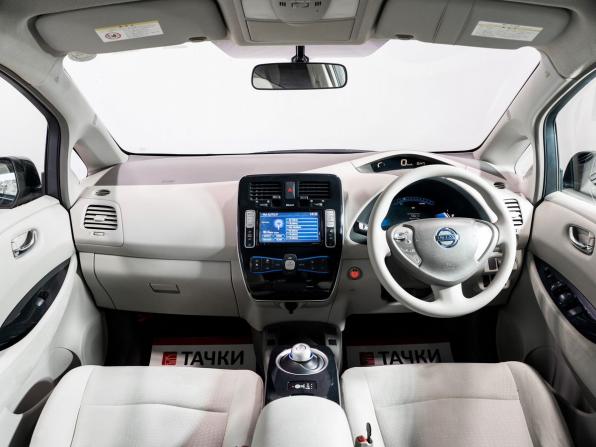 Nissan Leaf I (ZE0/AZE0) с пробегом 2011 года, цена 825 000 рублей, 119555 км, хэтчбек, Автокод Объявления