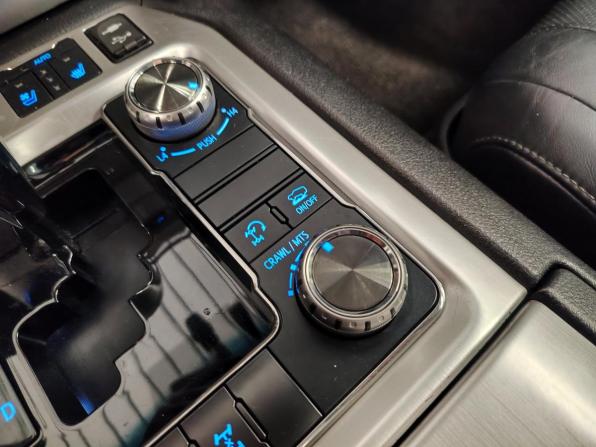 Toyota Land Cruiser 200 Series Рестайлинг 2 с пробегом 2016 года, цена 4 885 000 рублей, 128501 км, внедорожник, Автокод Объявления
