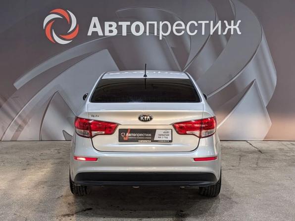 Kia Rio III Рестайлинг с пробегом 2015 года, цена 870 000 рублей, 135700 км, седан, Автокод Объявления