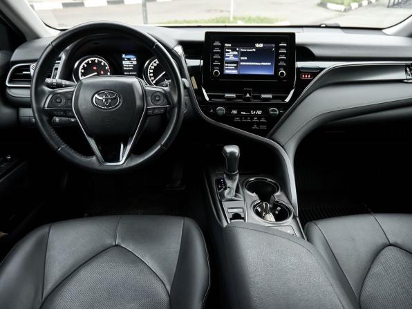 Toyota Camry VIII (XV70) Рестайлинг с пробегом 2021 года, цена 2 987 000 рублей, 49375 км, седан, Автокод Объявления