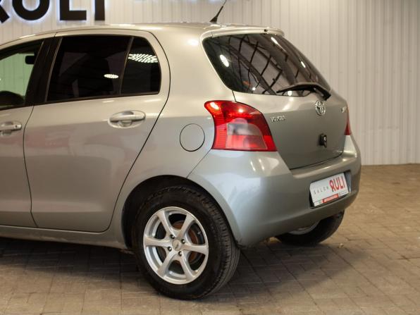 Toyota Yaris II с пробегом 2006 года, цена 450 000 рублей, 306857 км, хэтчбек, Автокод Объявления