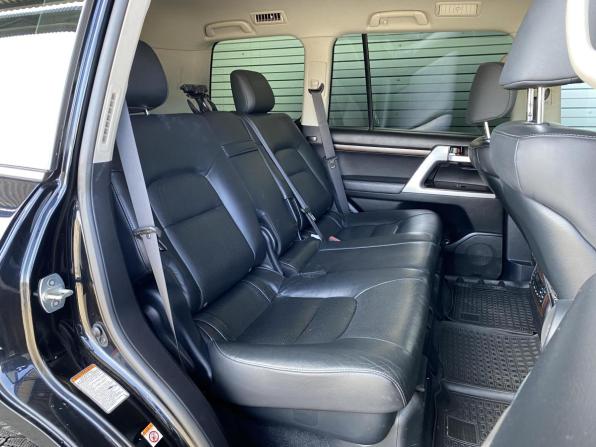 Toyota Land Cruiser 200 Series Рестайлинг 2 с пробегом 2016 года, цена 5 750 000 рублей, 170932 км, внедорожник, Автокод Объявления