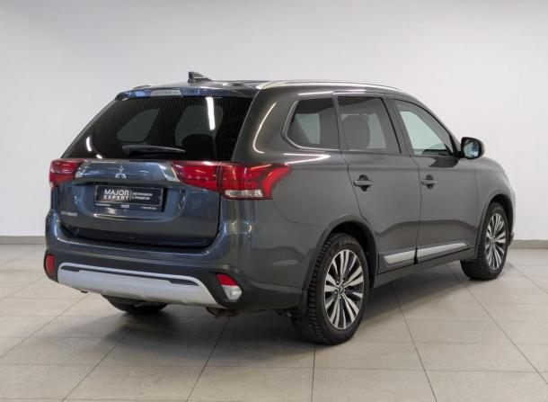 Mitsubishi Outlander III Рестайлинг 3 с пробегом 2020 года, цена 2 300 000 рублей, 92167 км, внедорожник, Автокод Объявления