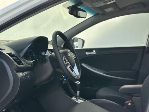 Hyundai Solaris I с пробегом 2014 года, цена 930 000 рублей, 151739 км, седан, Автокод Объявления
