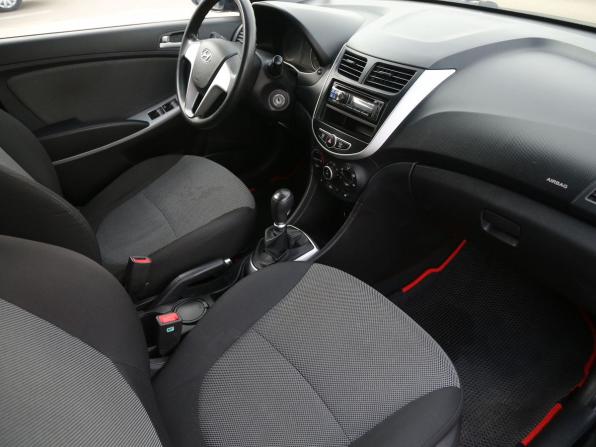 Hyundai Solaris I с пробегом 2012 года, цена 585 000 рублей, 197000 км, седан, Автокод Объявления
