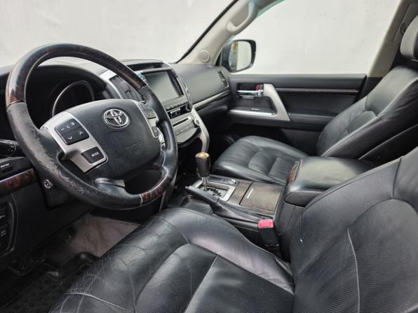 Toyota Land Cruiser 200 Series Рестайлинг 1 с пробегом 2012 года, цена 3 300 000 рублей, 270890 км, внедорожник, Автокод Объявления