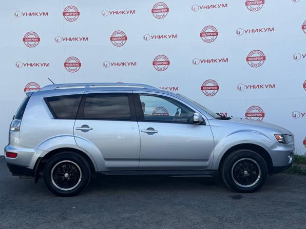 Mitsubishi Outlander II Рестайлинг с пробегом 2010 года, цена 1 049 000 рублей, 255529 км, внедорожник, Автокод Объявления