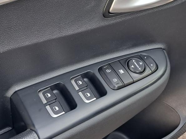 Kia Rio IV Рестайлинг с пробегом 2021 года, цена 1 610 000 рублей, 75870 км, хэтчбек, Автокод Объявления