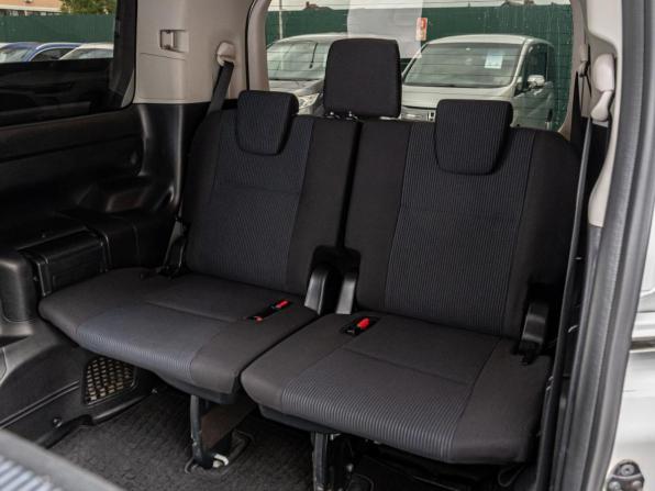 Toyota Noah III (R80) с пробегом 2015 года, цена 1 760 000 рублей, 199441 км, минивэн, Автокод Объявления