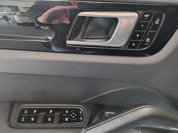 Porsche Cayenne III с пробегом 2019 года, цена 9 990 000 рублей, 95788 км, внедорожник, Автокод Объявления