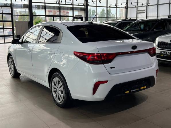 Kia Rio IV с пробегом 2018 года, цена 1 120 000 рублей, 215101 км, седан, Автокод Объявления