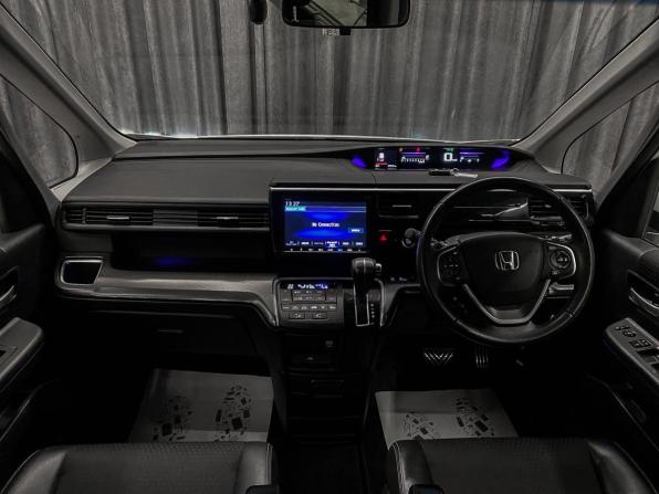 Honda Stepwgn V Рестайлинг с пробегом 2020 года, цена 2 340 000 рублей, 72000 км, минивэн, Автокод Объявления