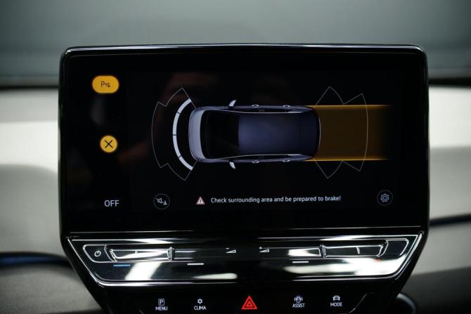 Volkswagen ID.3 I с пробегом 2022 года, цена 3 290 000 рублей, 40000 км, хэтчбек, Автокод Объявления
