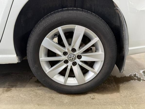 Volkswagen Polo V Рестайлинг с пробегом 2017 года, цена 1 085 000 рублей, 106750 км, седан, Автокод Объявления