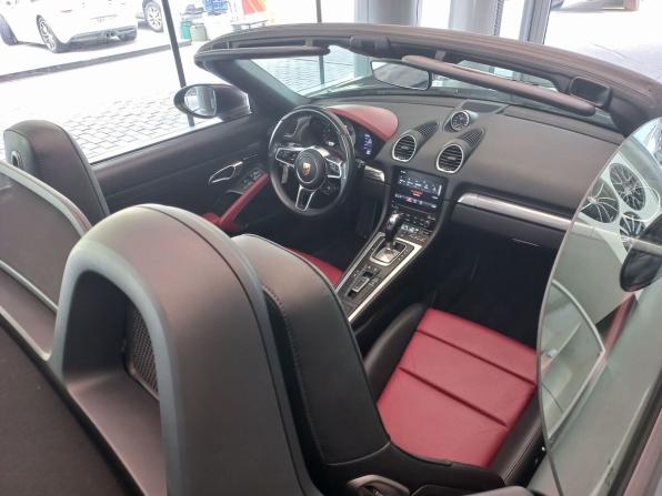 Porsche Boxster IV 718 (982) с пробегом 2016 года, цена 7 090 000 рублей, 44175 км, родстер, Автокод Объявления