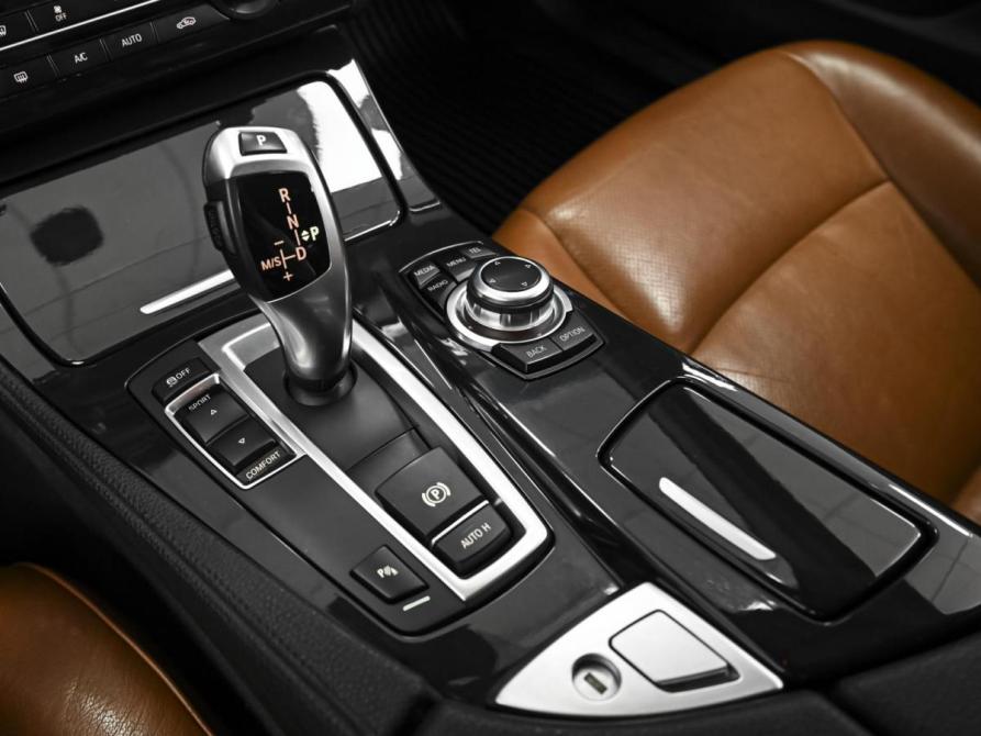 BMW 5 серии VI (F10/F11/F07) Рестайлинг Ставрополь  - изображение 12