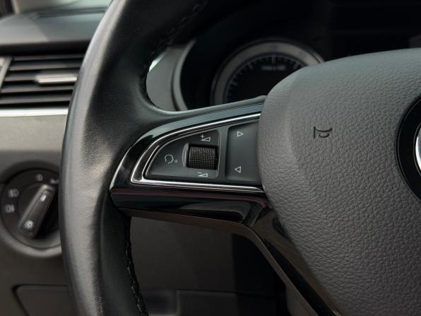 Skoda Octavia III (A7) Рестайлинг с пробегом 2017 года, цена 1 600 000 рублей, 171586 км, лифтбек, Автокод Объявления