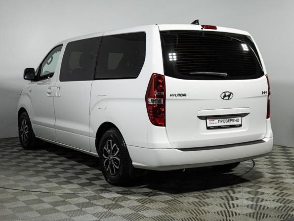 Hyundai H-1 II Рестайлинг 2 с пробегом 2021 года, цена 2 799 585 рублей, 111884 км, минивэн, Автокод Объявления