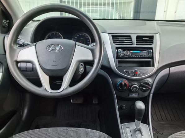 Hyundai Solaris I с пробегом 2012 года, цена 640 000 рублей, 214021 км, седан, Автокод Объявления