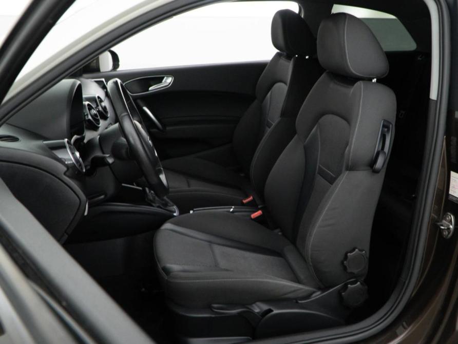 Audi A1 I (8X) Москва  - изображение 10