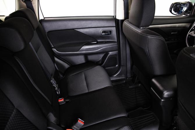 Mitsubishi Outlander III Рестайлинг 2 с пробегом 2017 года, цена 1 959 000 рублей, 182000 км, внедорожник, Автокод Объявления