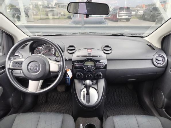 Mazda 2 II Рестайлинг (DE2) с пробегом 2010 года, цена 600 000 рублей, 193000 км, хэтчбек, Автокод Объявления